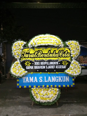 Papan Bunga Duka di Pulau Tidung